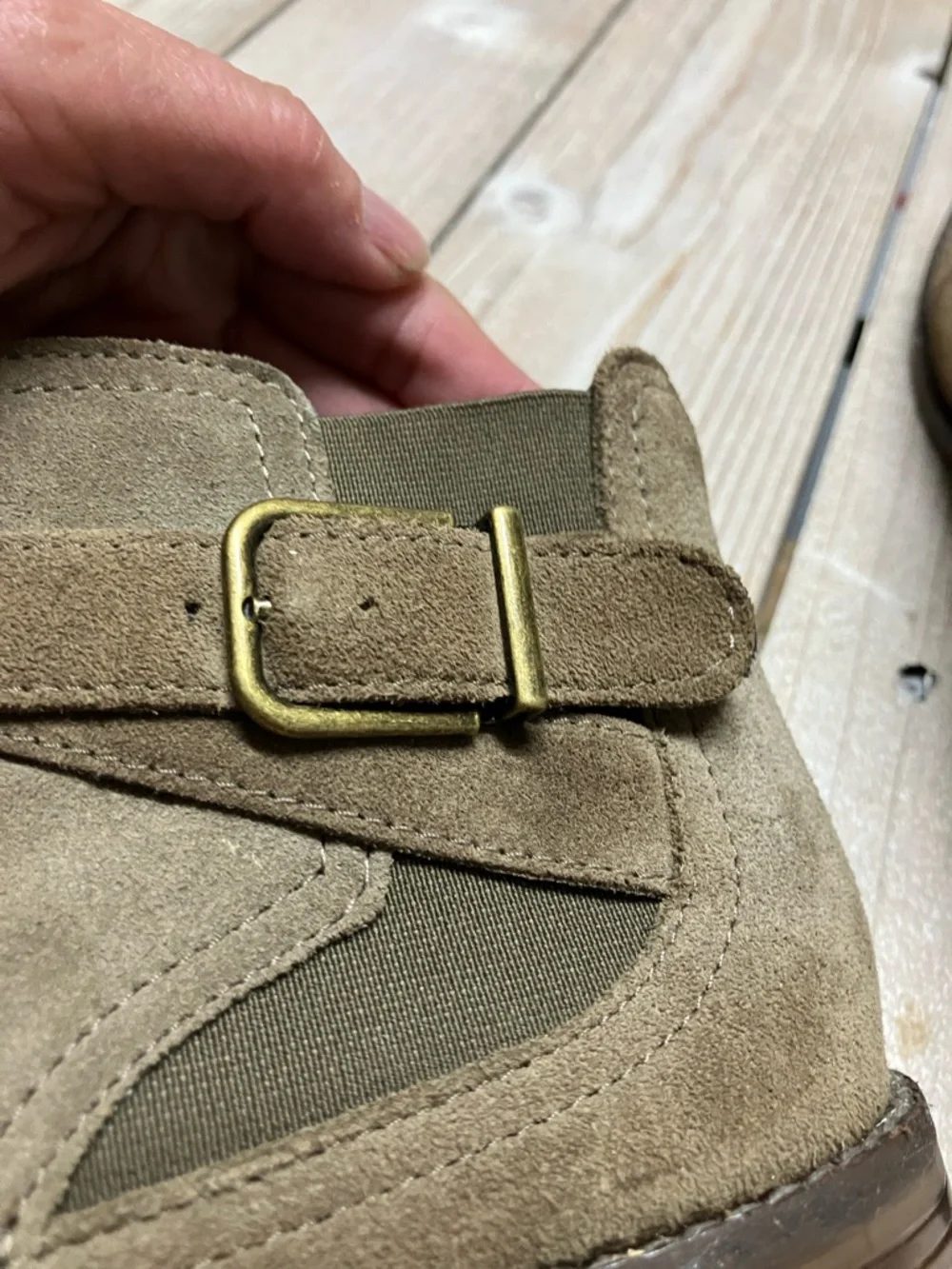 Clarks Men's Suede Chukka Boots in Olive/Tan